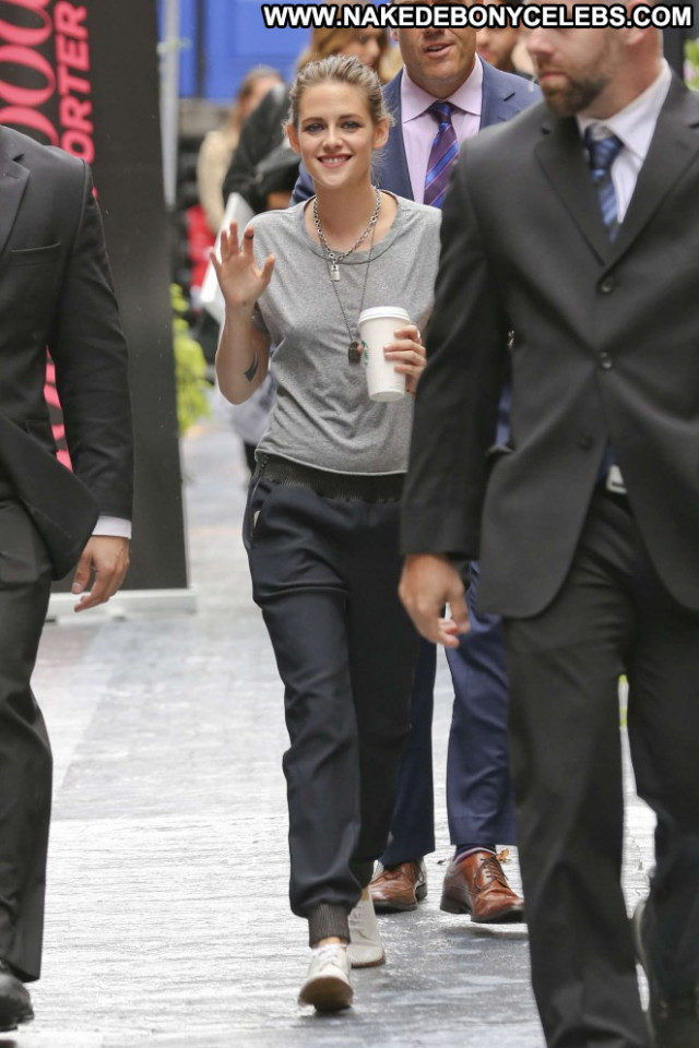 Kristen Stewart Babe Posing Hot Beautiful Paparazzi Celebrity Female