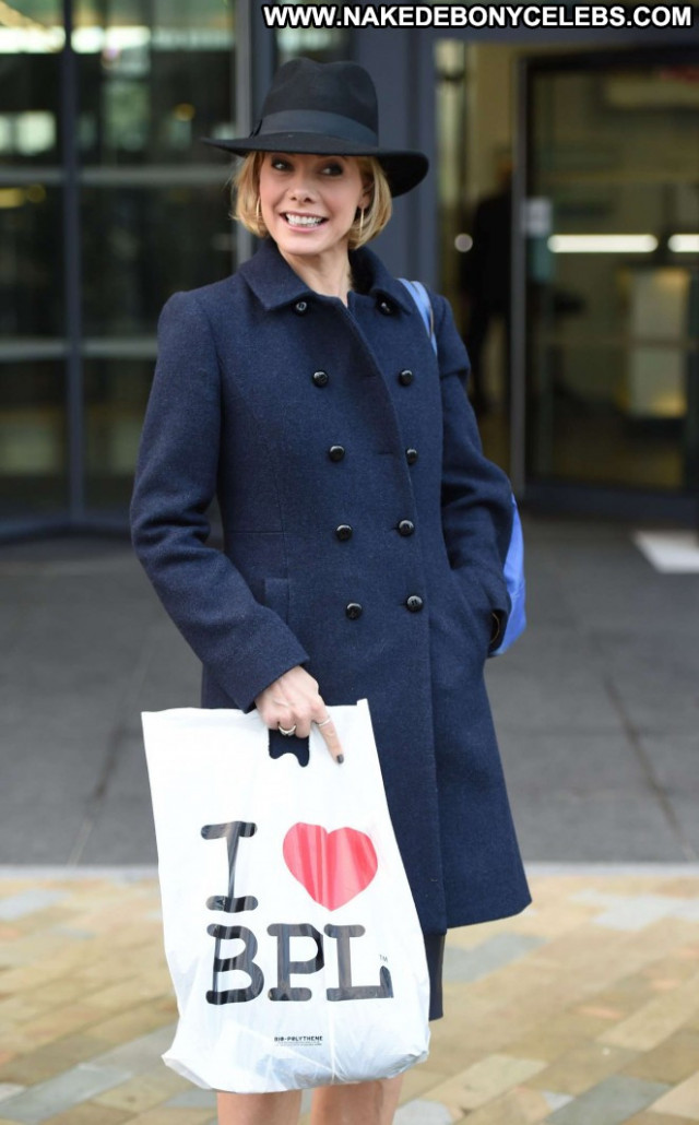 Darcey Bussell Beautiful Posing Hot Paparazzi London Celebrity Bus