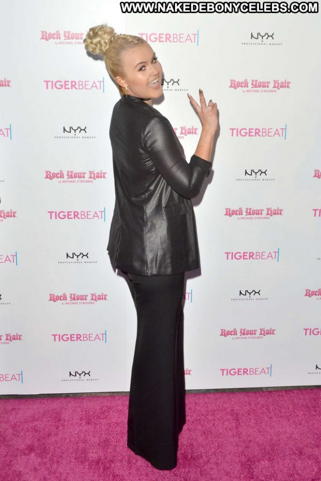 Ashlee Keating Los Angeles Angel Awards Paparazzi Beautiful Celebrity