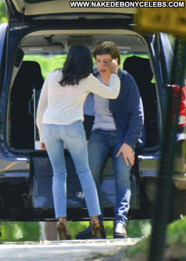 Rosario Dawson Beautiful Posing Hot Babe Georgia Paparazzi Celebrity