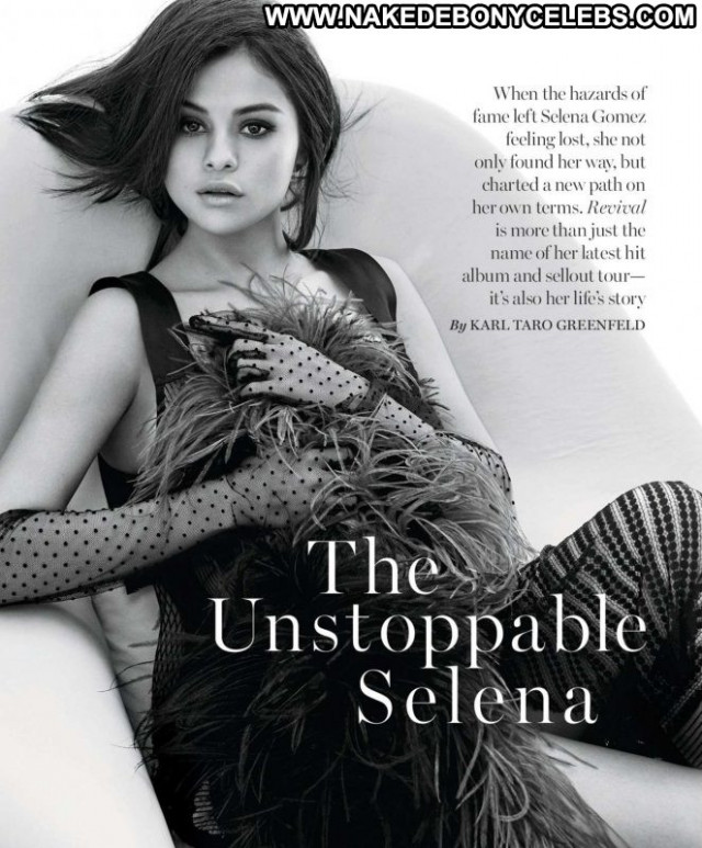 Selena Gomez Paparazzi Celebrity Babe Magazine Beautiful Posing Hot