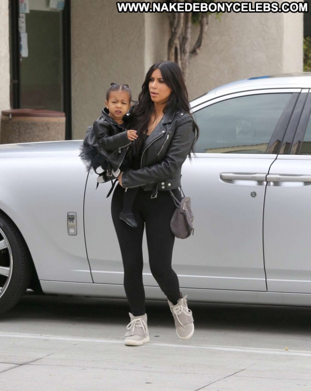 Kim Kardashian No Source Daughter Paparazzi Beautiful Babe