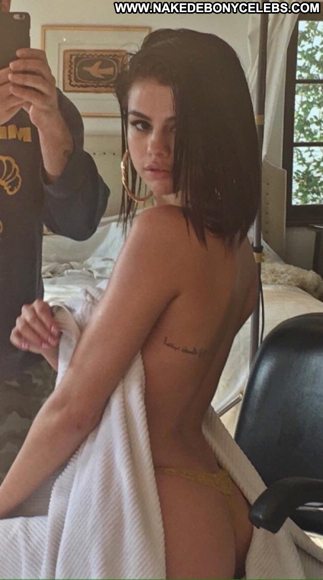 Selena gomez sexy nude