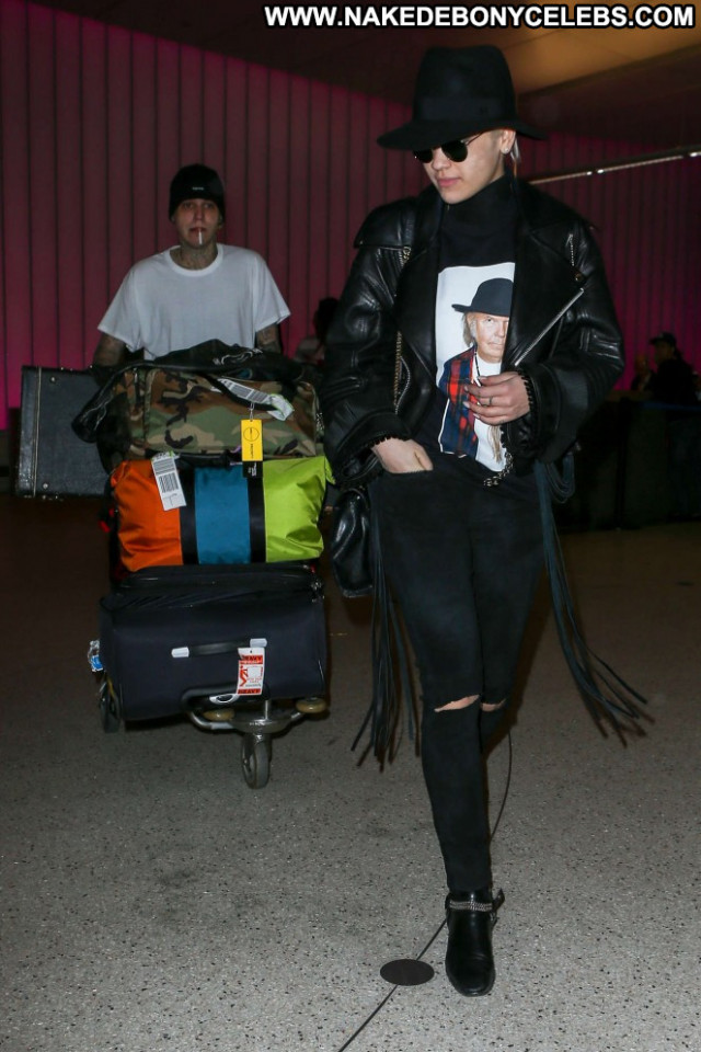 Rita Ora Lax Airport Beautiful Paparazzi Celebrity Babe Posing Hot