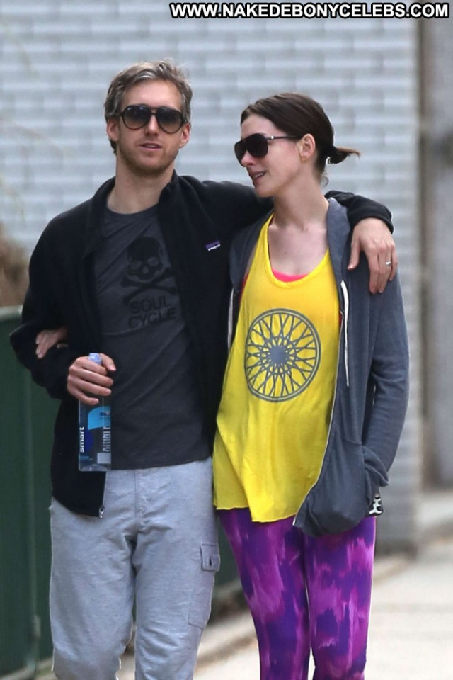 Anne Hathaway No Source Gym Paparazzi Hat Beautiful Babe