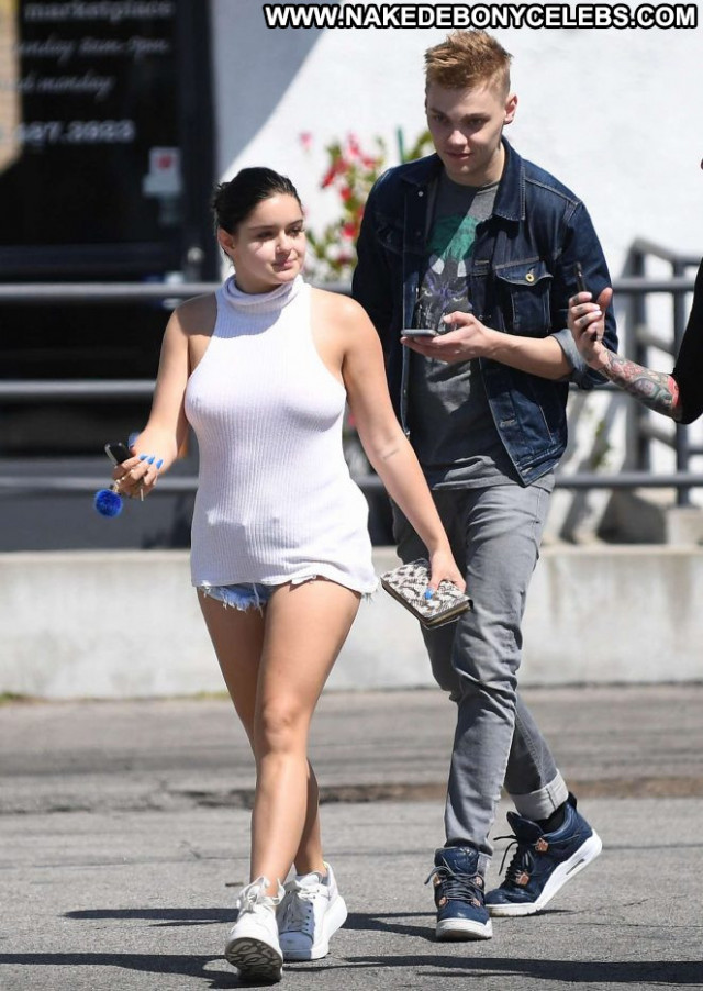 Ariel Winter No Source Celebrity Beautiful Paparazzi Babe Posing Hot