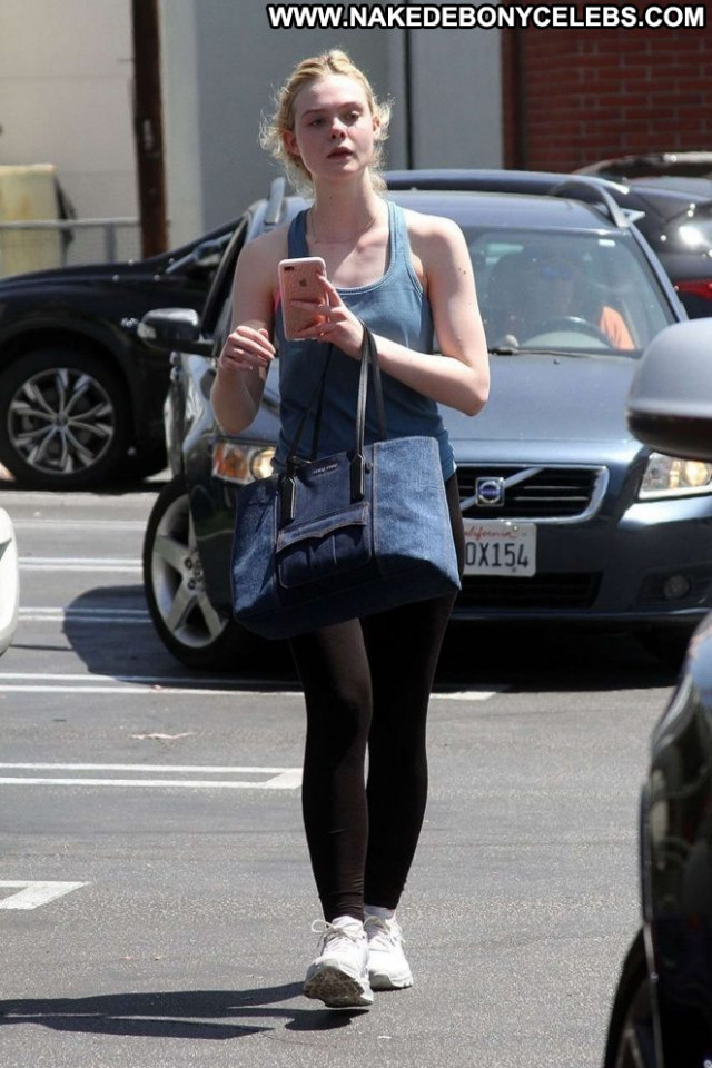 Elle Fanning No Source Paparazzi Babe Posing Hot Celebrity Beautiful