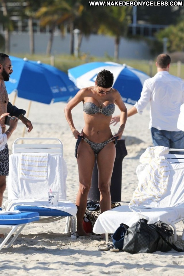 Nicole murphy tits