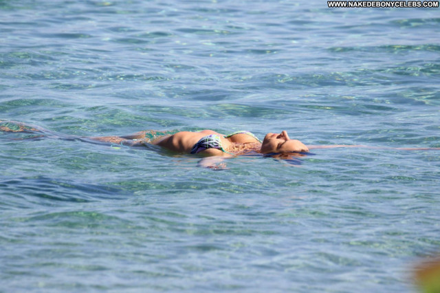 Alessandra Ambrosio No Source  Posing Hot Bikini Babe Celebrity