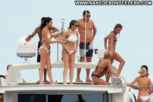 Kendall Jenner No Source Bikini Posing Hot Celebrity Candids Babe