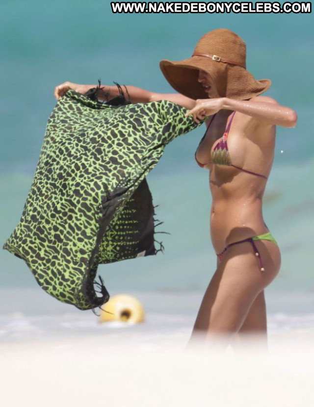 Irina Shayk Bikini Candids Babe Posing Hot Beautiful Celebrity