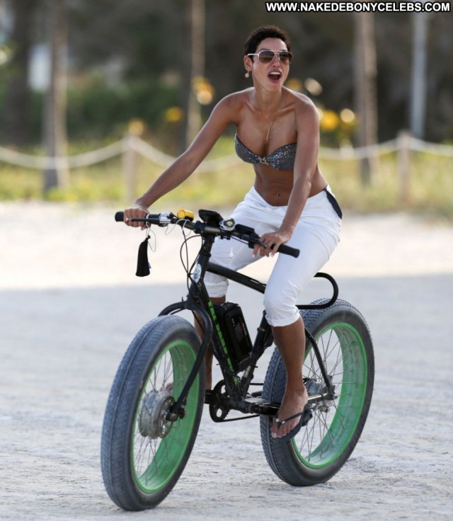 Nicole Murphy The Beach Babe Bikini Beach Candids Beautiful Posing