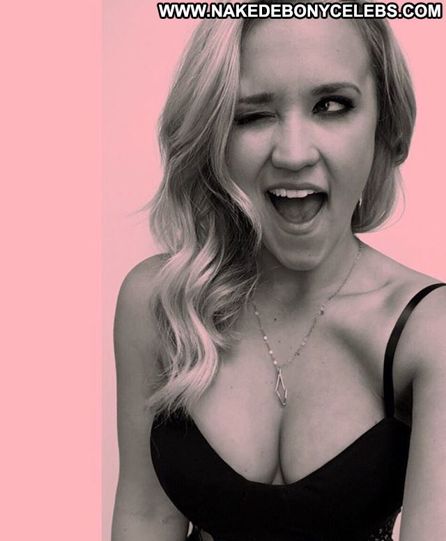 Emily Osment No Source American Babe Singer Actress Sexy Beautiful