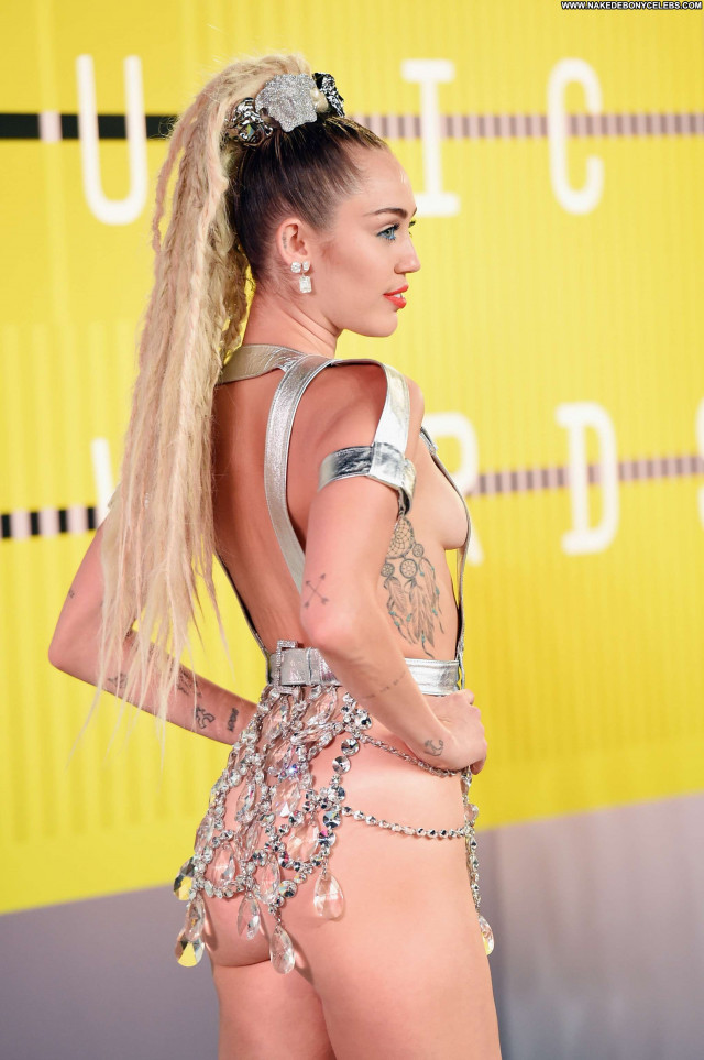 Miley Cyrus No Source American Singer Babe Model Celebrity Posing Hot