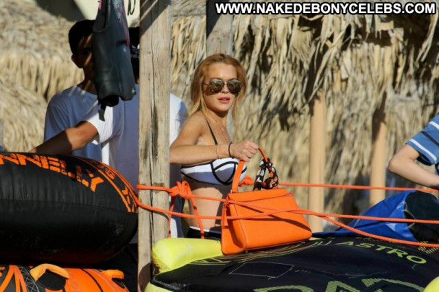 Lindsay Lohan The Beach Beautiful Babe Celebrity Actress Sexy Posing
