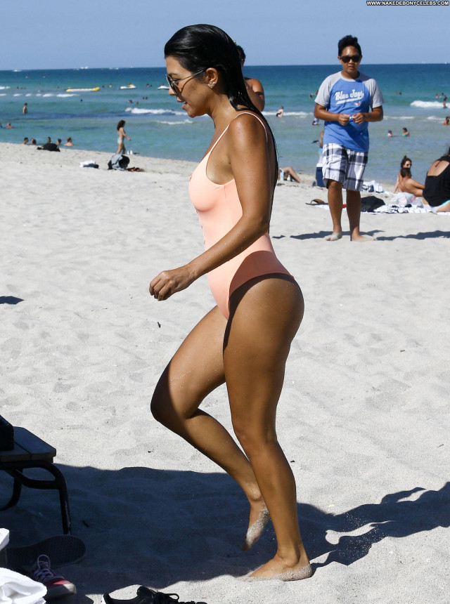 Kourtney Kardashian The Beach Natural American Beach Celebrity