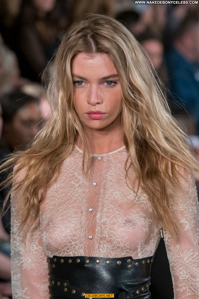 Stella Maxwell Fashion Show Beautiful Fashion Posing Hot Celebrity