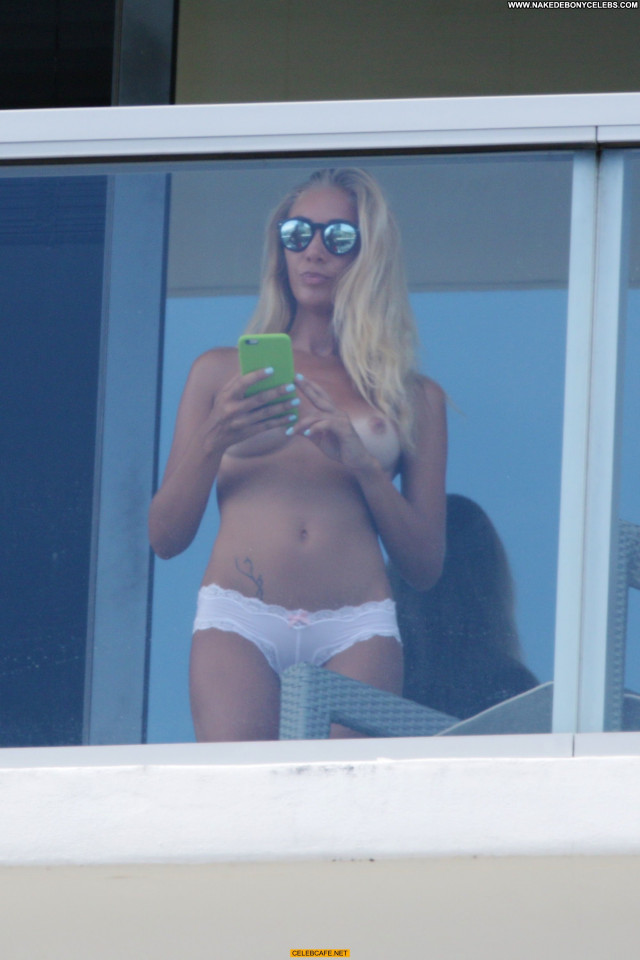 Laura Cremaschi No Source Toples Hotel Posing Hot Babe Hot Balcony