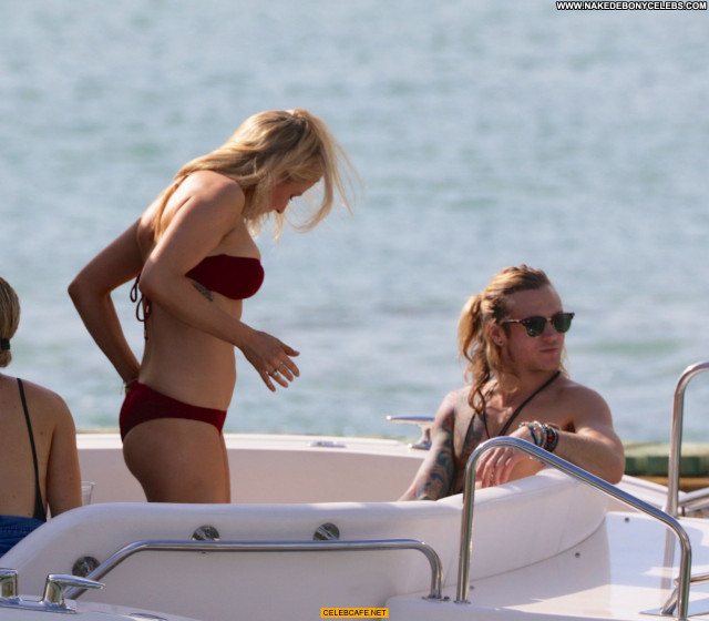 Ellie Goulding No Source Posing Hot Celebrity Yacht Bikini Babe