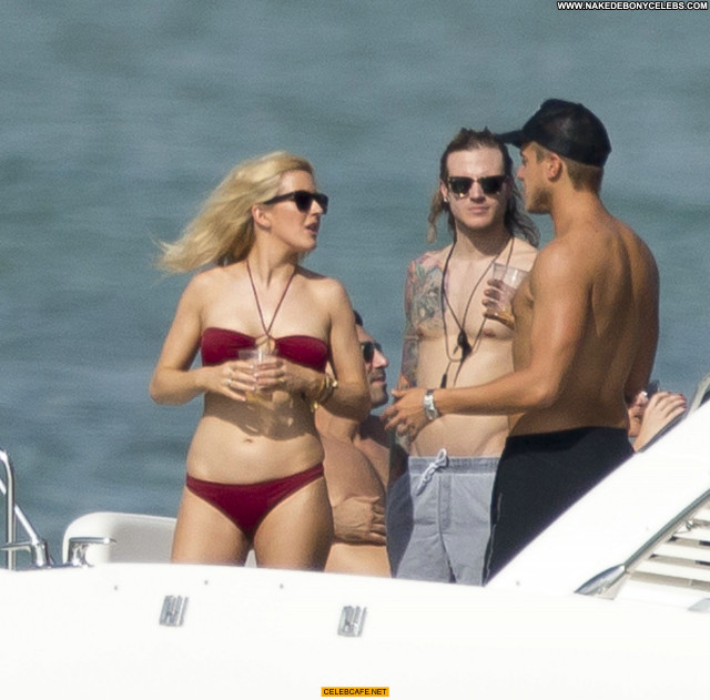 Ellie Goulding Celebrity Babe Posing Hot Yacht Beautiful