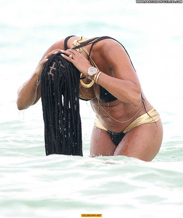 Melanie Brown The Beach Candid Posing Hot Beautiful Mexico Bikini