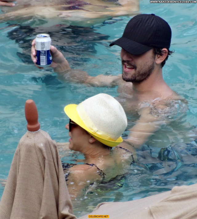 Kaley Cuoco Celebrity Posing Hot Pool Beautiful Babe Mexico