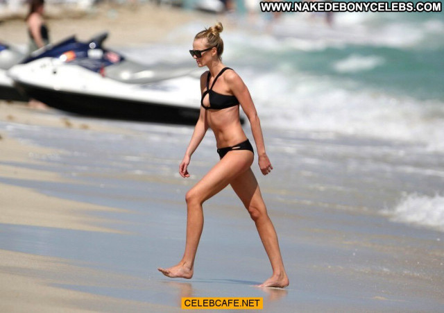 Anne Vyalitsyna Black Babe Posing Hot Bikini Beautiful