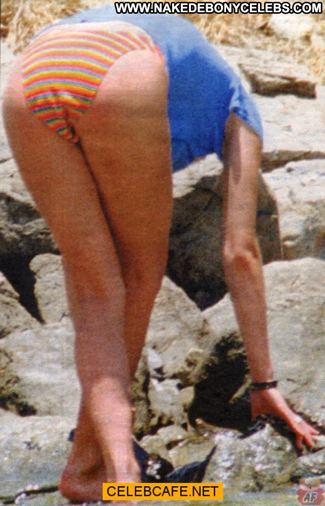 Zoe Ball The Beach Toples Babe Celebrity Topless Beautiful Posing Hot