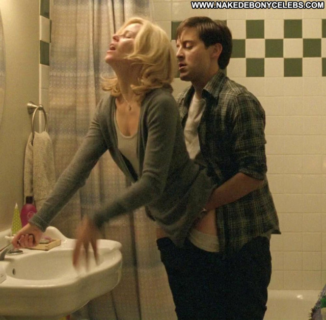 Elizabeth Banks The Details Nude Ass Celebrity Bathroom Babe