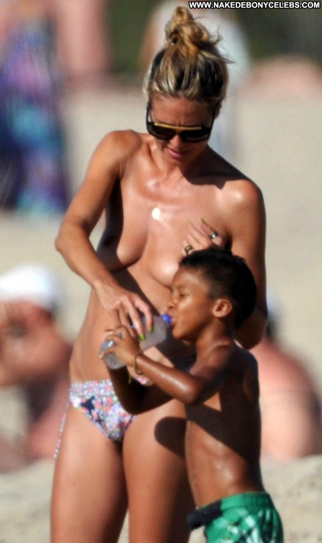 Heidi Klum Topless Beach Big Tits Beach Mom Posing Hot Toples