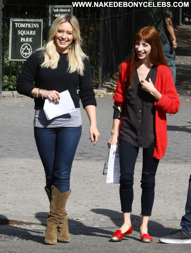 Hilary Duff New York Paparazzi Beautiful Babe New York Posing Hot