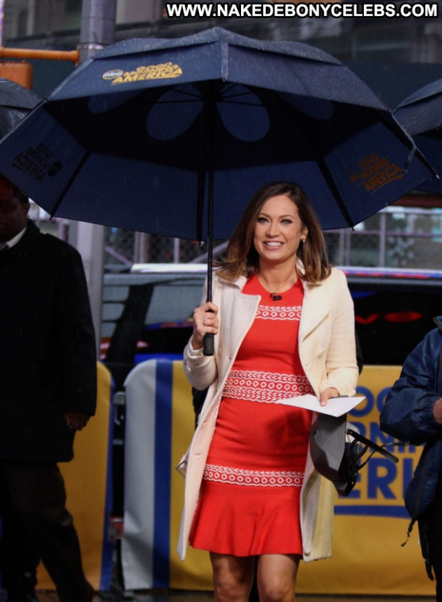 Ginger Zee Good Morning America Posing Hot Babe Paparazzi Beautiful