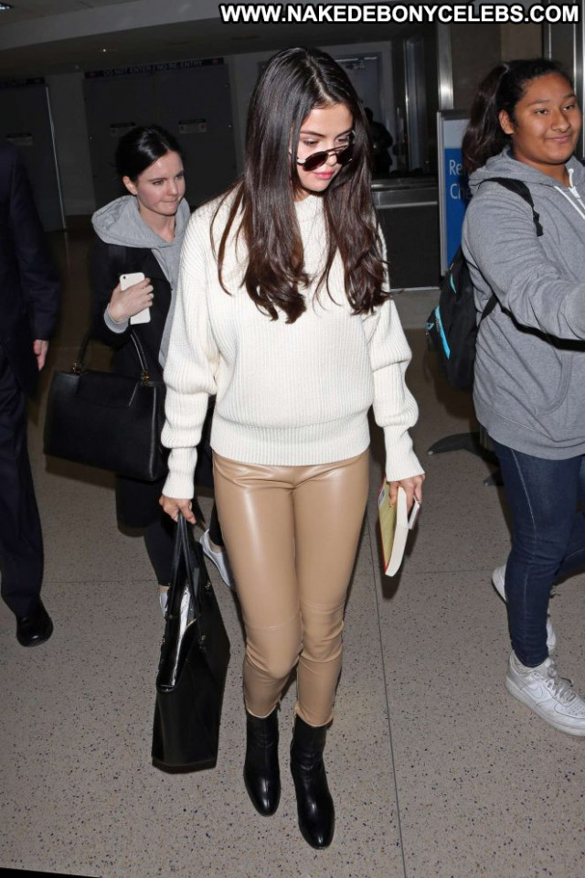 Selena Gomez Los Angeles Beautiful Angel Paparazzi International Babe