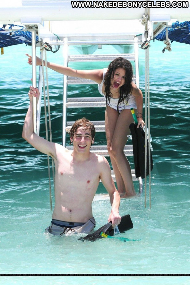 Selena Gomez Paparazzi Babe Celebrity Posing Hot Photoshoot Bikini