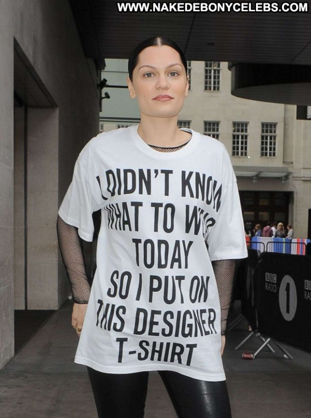 Jessie J Babe Celebrity Paparazzi Beautiful London Posing Hot