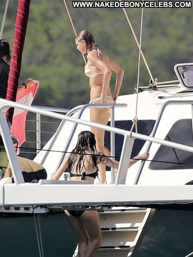 Taylor Swift Celebrity Paparazzi Posing Hot Beautiful Babe Bikini Hd