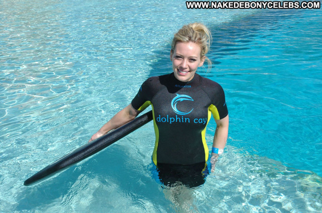 Hilary Duff The Pool Celebrity Babe Pool Candid Paparazzi Bahamas