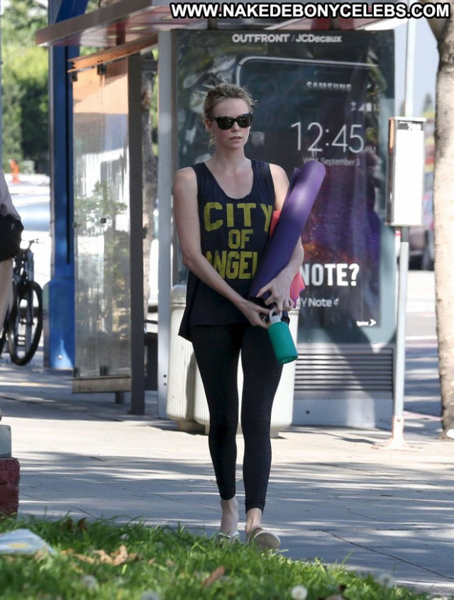 Charlize Theron Yoga Class Babe Celebrity Posing Hot Paparazzi Yoga