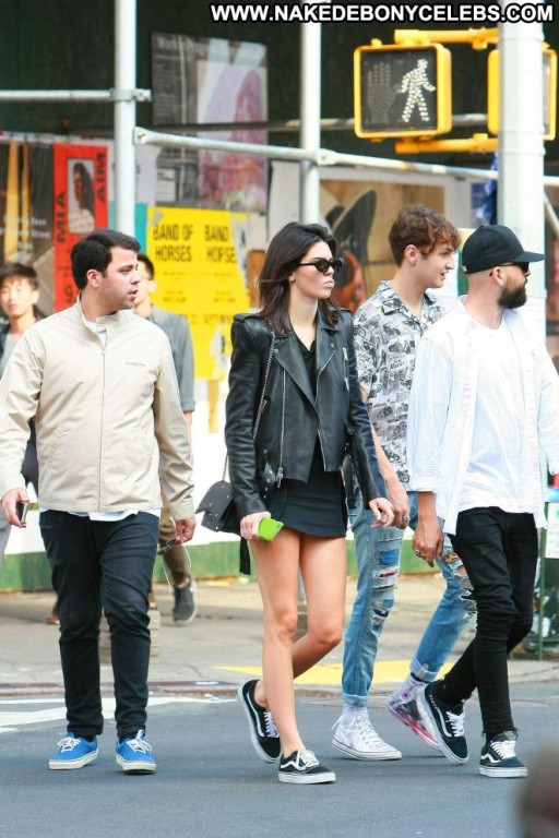 Kendall Jenner Paparazzi Straight Babe Posing Hot Celebrity Beautiful