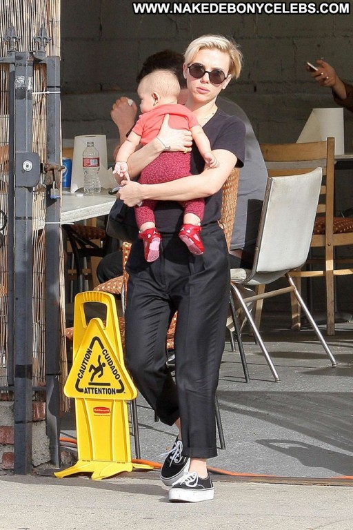 Scarlett Johansson Angel Celebrity Los Angeles Straight Babe Posing Hot Paparazzi Beautiful