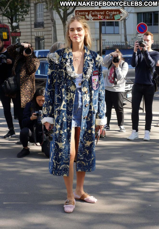 Chiara Ferragni Celebrity Babe Posing Hot Paparazzi Summer Paris