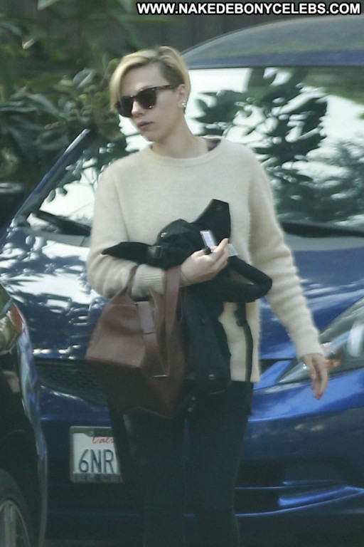 Scarlett Johansson Celebrity Beautiful Paparazzi Babe Straight Posing Hot