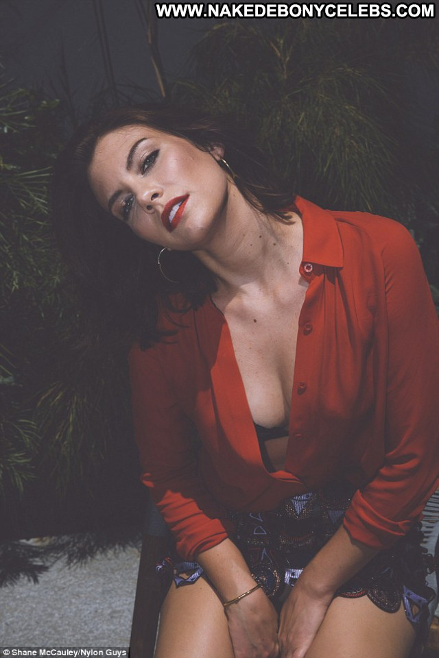 Celebrities Nude Celebrities Celebrity Hot Sexy Posing Hot Babe