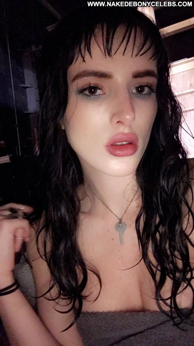 Bella Thorne No Source Snapchat Babe Videos Celebrity Singer Topless