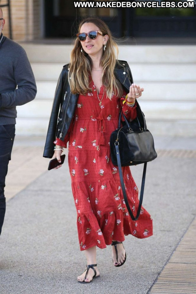 Jennifer Meyer Beverly Hills Beautiful Babe Posing Hot Paparazzi Bar