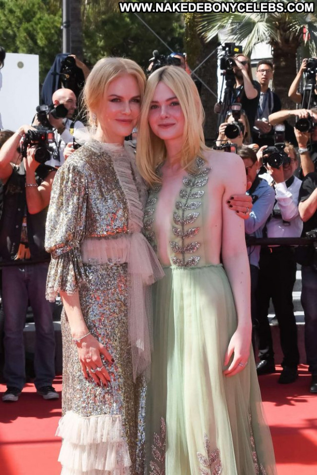 Nicole Kidma Cannes Film Festival  Posing Hot Babe Paparazzi