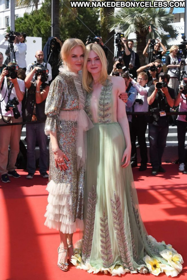 Nicole Kidma Cannes Film Festival Posing Hot Celebrity Babe Paparazzi