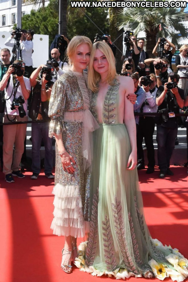 Nicole Kidma Cannes Film Festival Beautiful Posing Hot Paparazzi