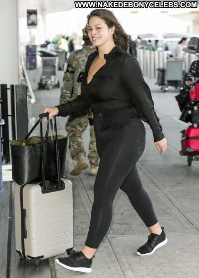 Ashley Graham New York Beautiful Babe Posing Hot New York Paparazzi