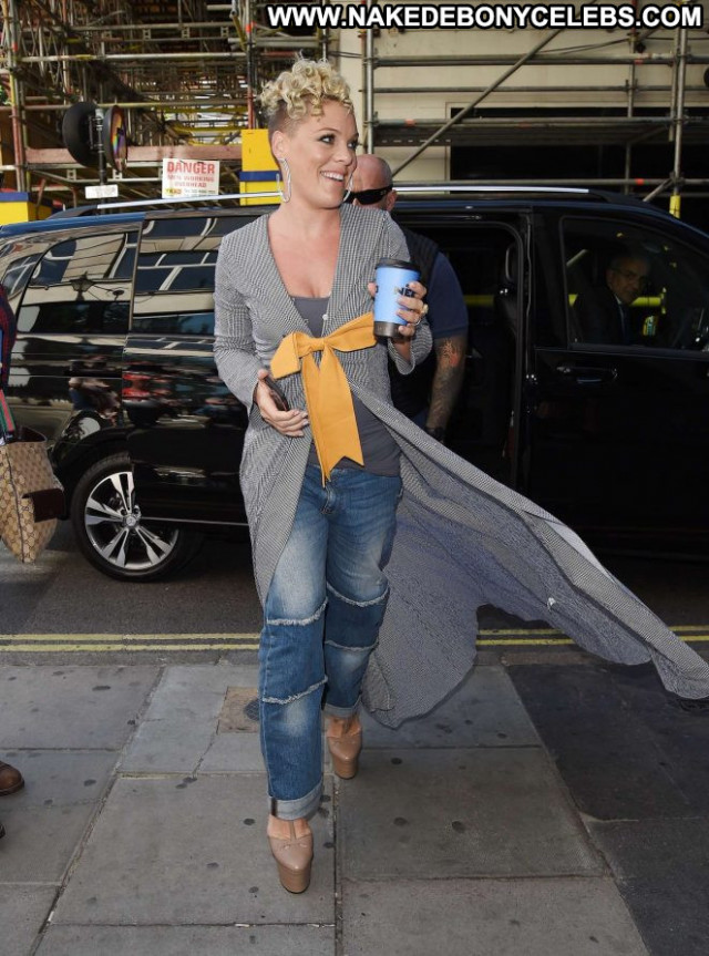 Pink No Source  Beautiful Celebrity Paparazzi London Posing Hot Babe